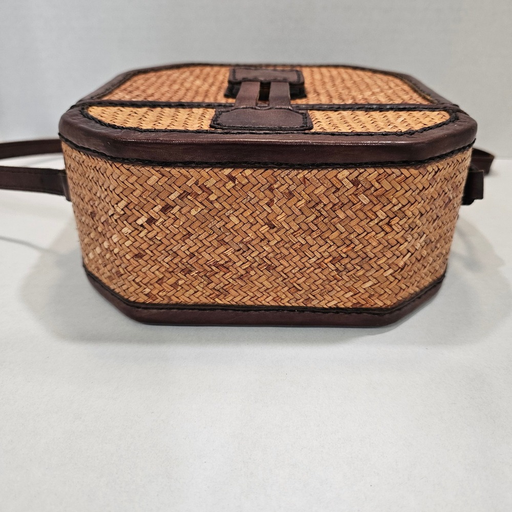 Island Imports Woven Straw Leather Crossbody Bag Vintage Hardshell Purse - Picture 9 of 14